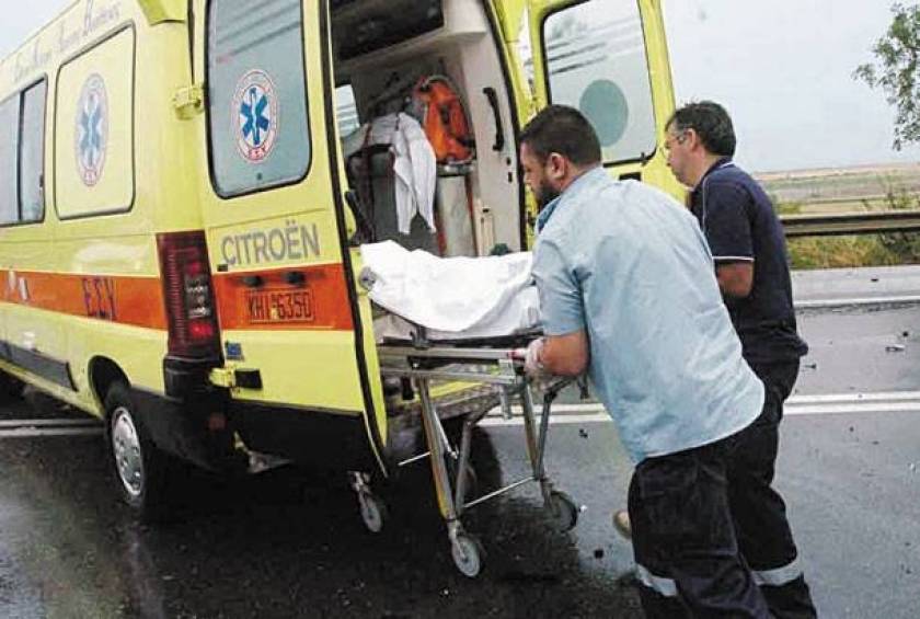 Καλαμπάκα: Τροχαίο δυστύχημα με νεκρή Πρεσβυτέρα και 2 τραυματίες (pics)