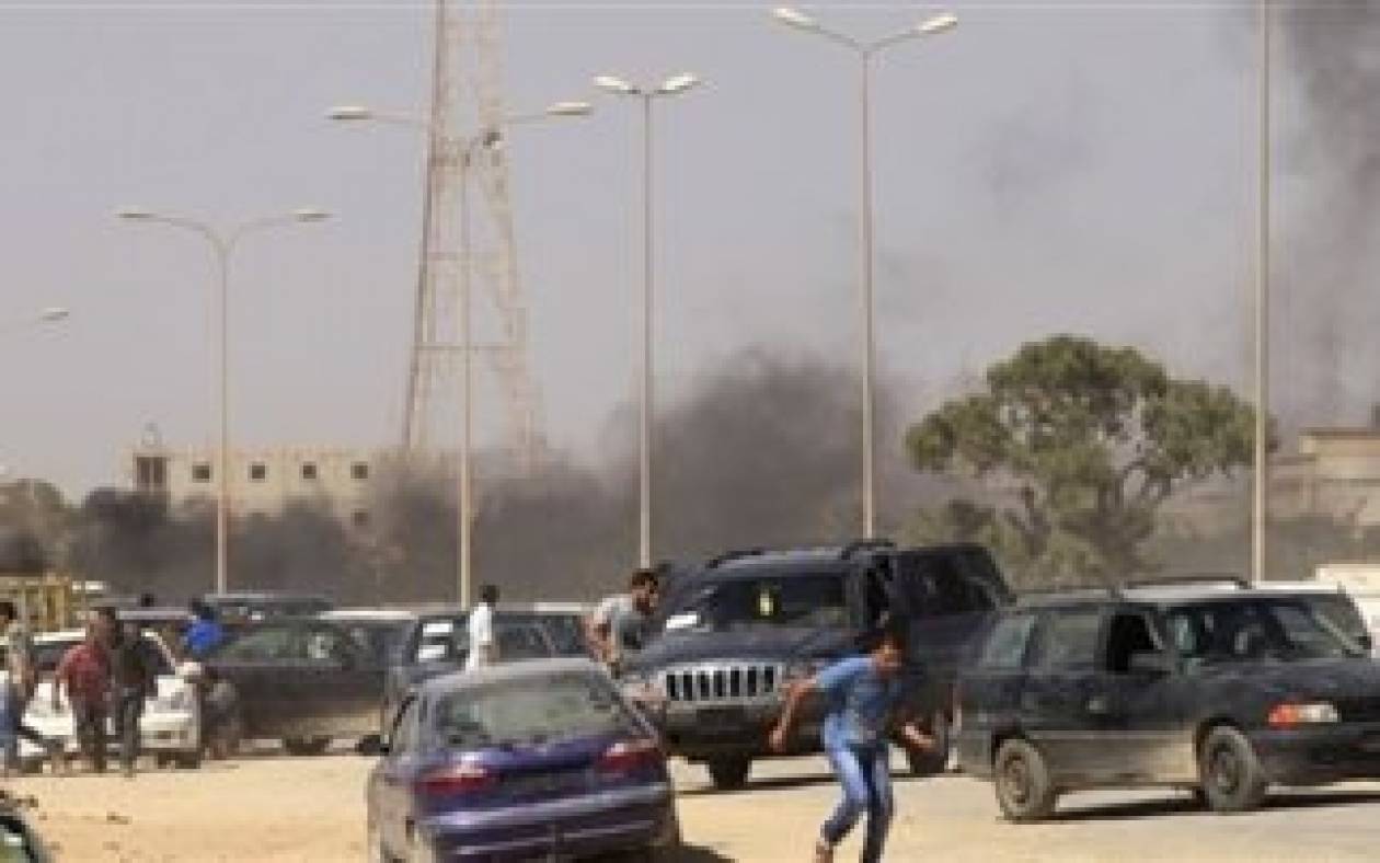 Μαίνονται οι μάχες τζιχαντιστών με το στρατό στη Λιβύη
