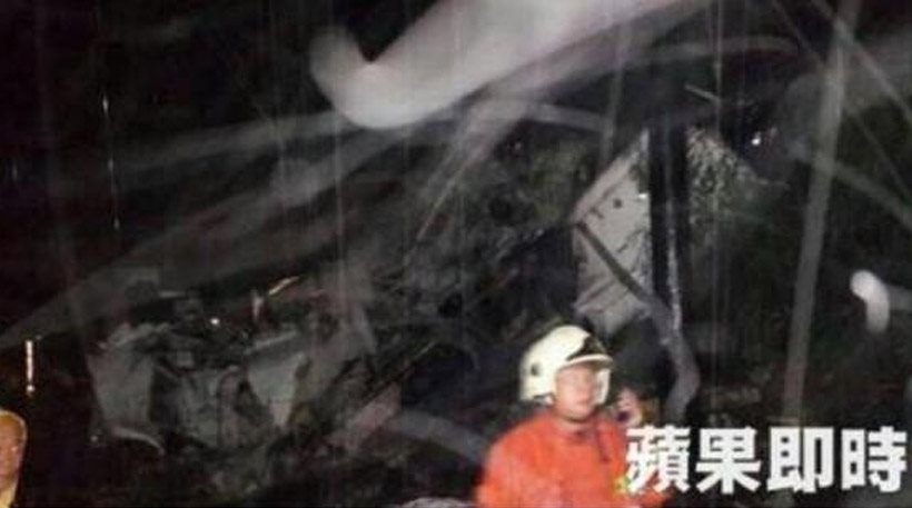 Τραγωδία στην Ταϊβάν: Δεκάδες νεκροί από συντριβή αεροσκάφους (Pics+video)