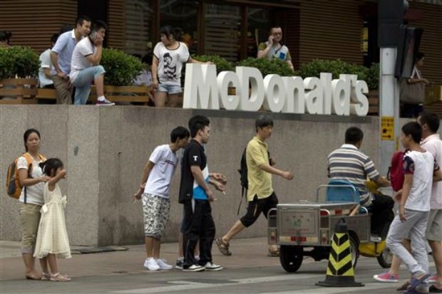 Τεράστιο διατροφικό σκάνδαλο: MacDonalds και KFC είχαν ληγμένα κρέατα! (pics+video)