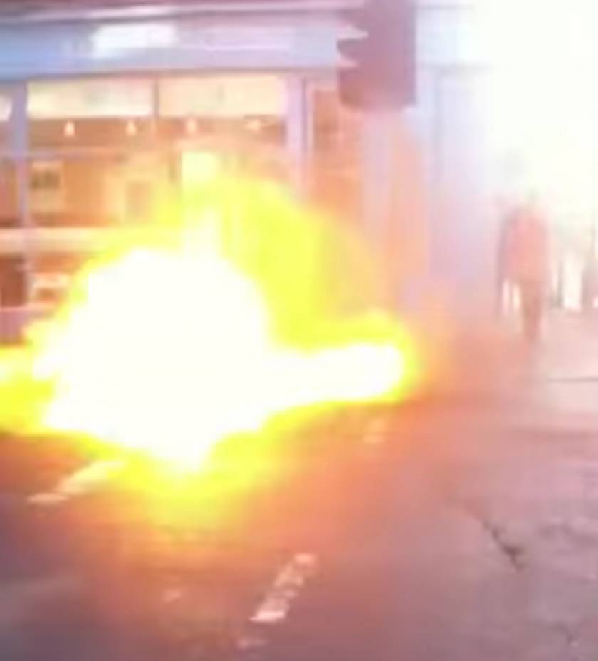 Δουβλίνο: Έκρηξη σε φρεάτιο έσπειρε τον τρόμο στους περαστικούς (vid)