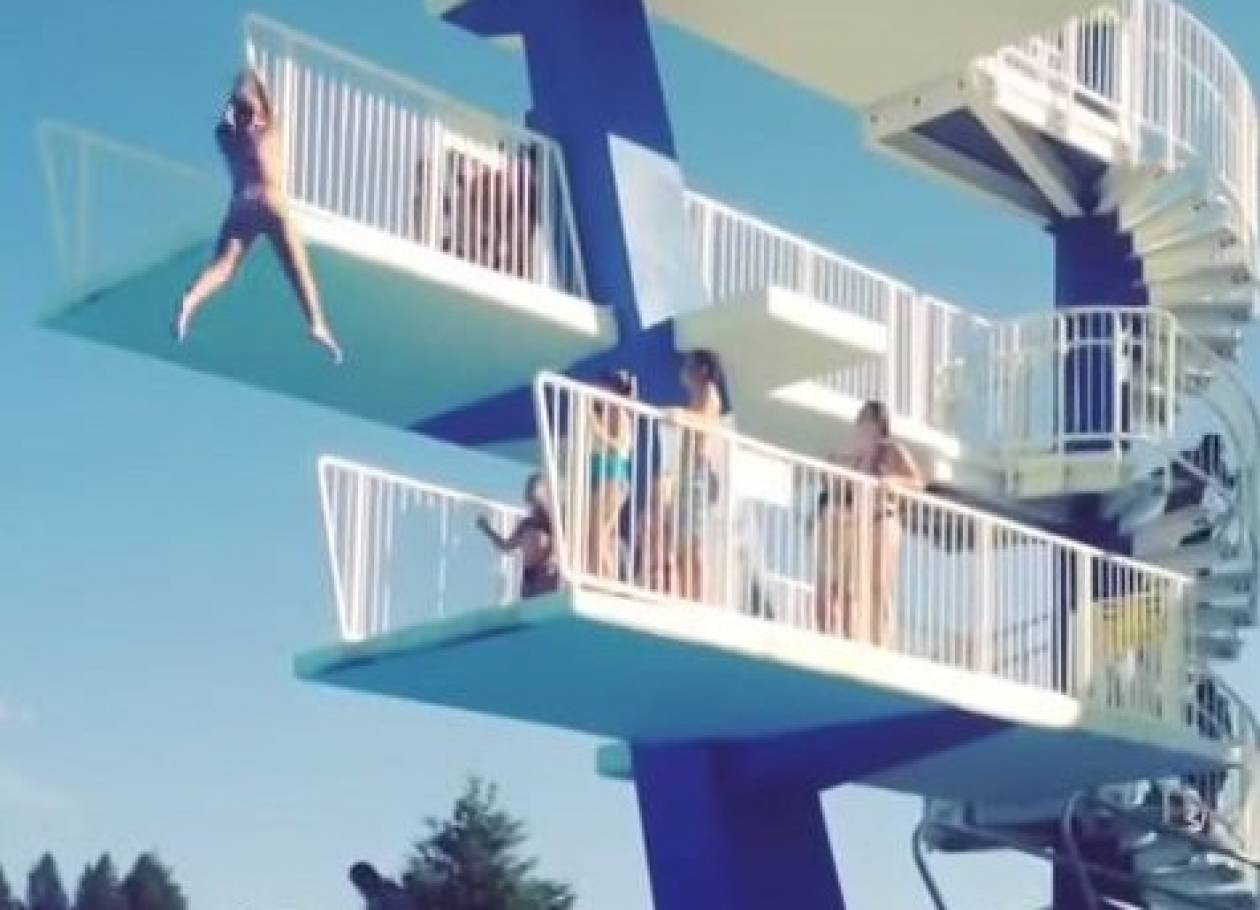 Βίντεο: Πώς να ΜΗΝ πηδήξετε από τραμπολίνο σε πισίνα