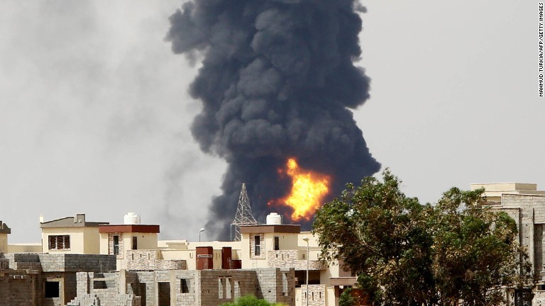 Λιβύη: Βυθίζεται στο χάος (videos+photos)