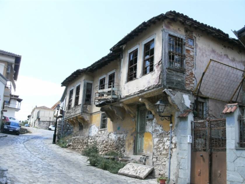 Καστοριά: Κίνδυνος - θάνατος τα «διατηρητέα» κτίρια