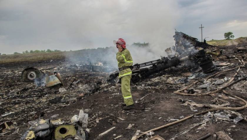 Ουκρανία: Αρχίζουν οι εργασίες περισυλλογής στο σημείο της συντριβής του Boeing 777
