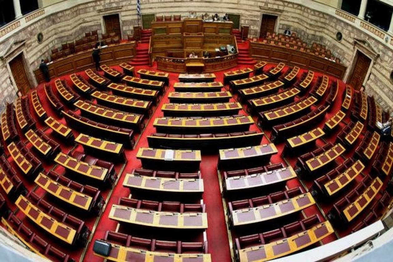 Σφοδρή κόντρα στη Βουλή για τη χρεοκοπία της Αργεντινής