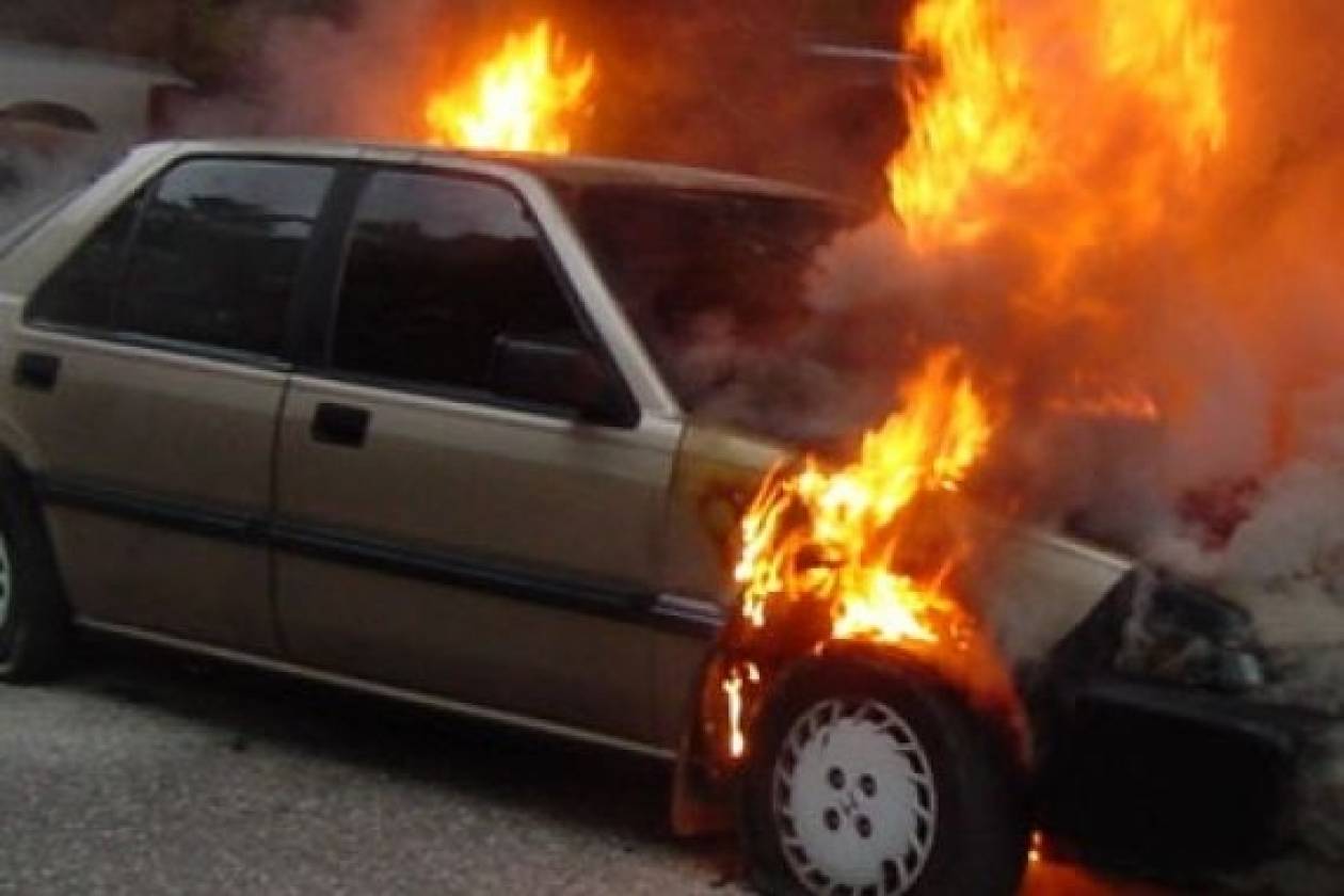 Κρήτη: Αυτοκίνητο πήρε φωτιά εν κινήσει