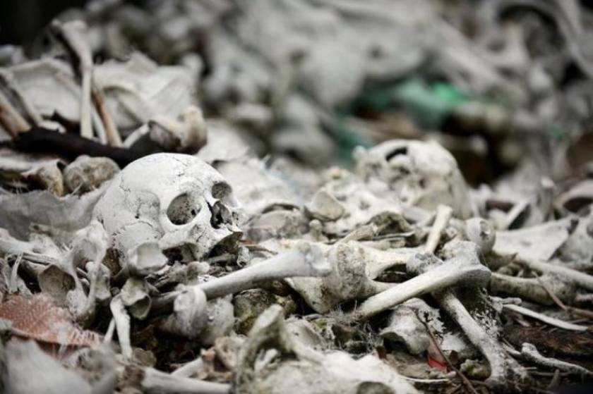 Σουηδία: Ανακάλυψε 80 σκελετούς σε τσάντες πολυκαταστήματος! (photo)