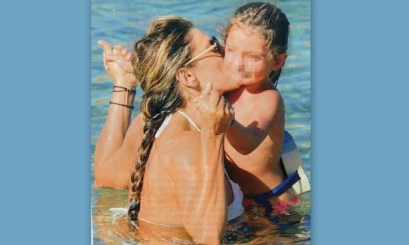Κατερίνα Λάσπα: Μαθαίνει στην κόρη της κολύμπι