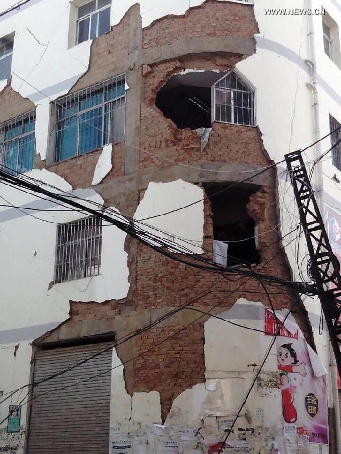Κίνα: Στους 381 ανήλθε ο αριθμός των νεκρών από τον ισχυρό σεισμό