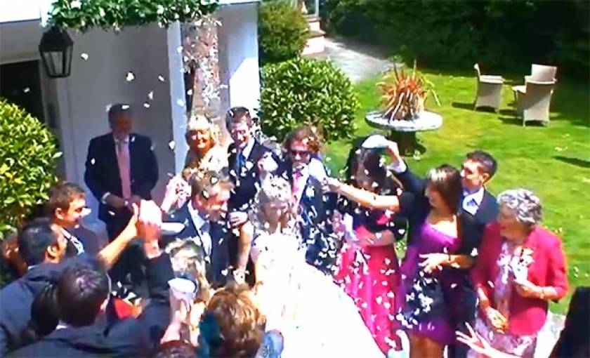 Γιαγιά έκανε απίθανη γκάφα κατά τη διάρκεια ενός γάμου (Video)