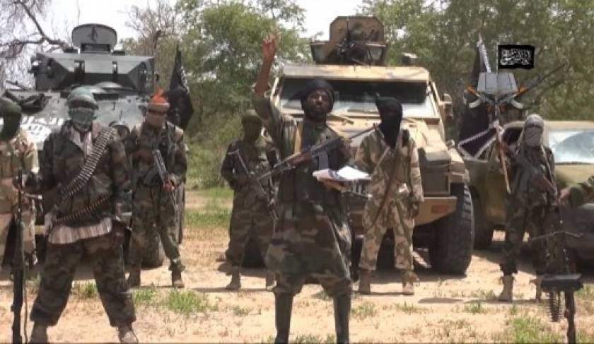 Βίντεο-σοκ: Στρατιώτες στη Νιγηρία σφάζουν αντάρτες
