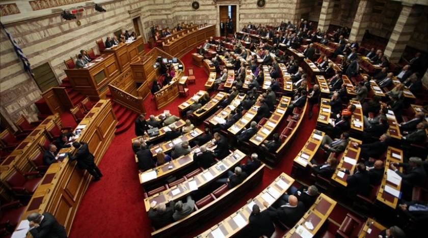 LIVE: Η συνεδρίαση στη Βουλή για το πολυνομοσχέδιο
