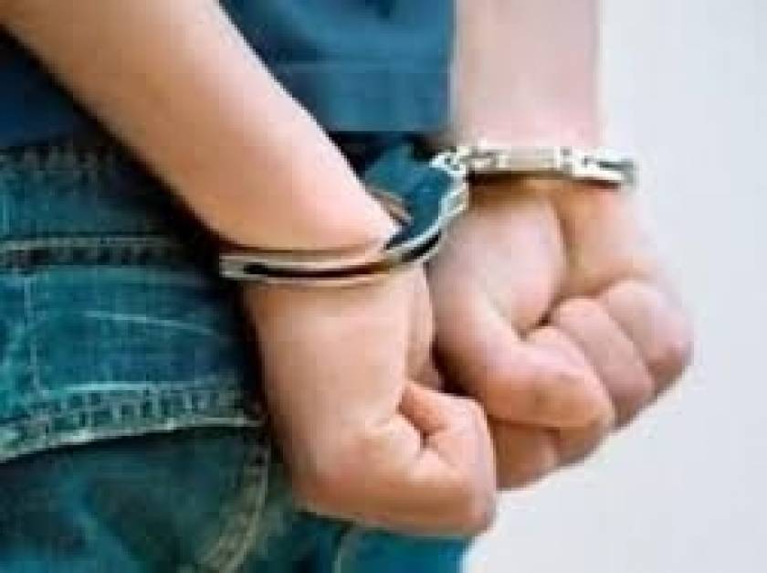 Σέρρες: Σύλληψη 15χρονου και 19χρονου για κλοπή αντικειμένων από αποθήκη
