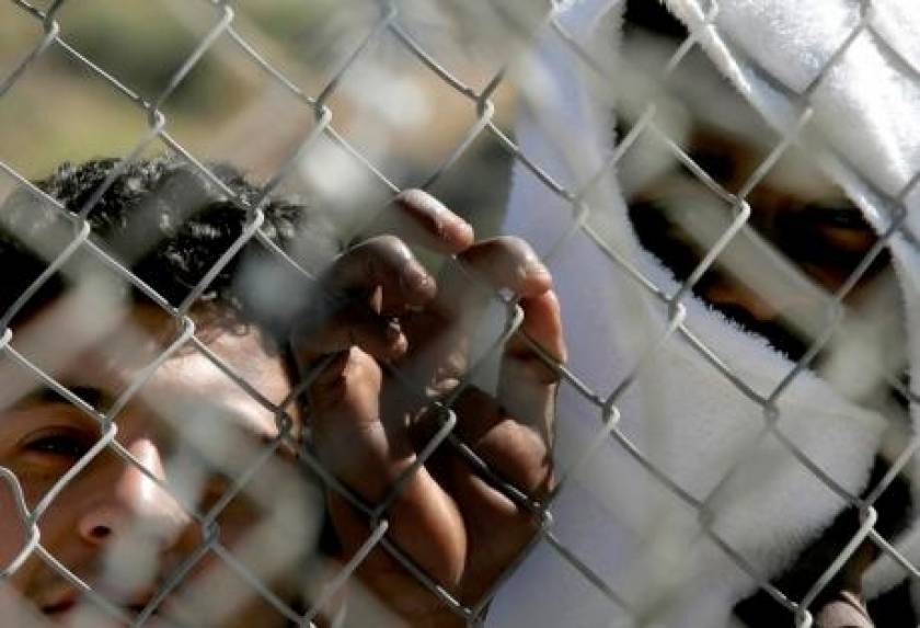 Σάμος: Καταγγελίες αστυνομικών για τις συνθήκες κράτησης των μεταναστών