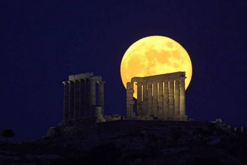 Αυγουστιάτικο φεγγάρι: Εκδηλώσεις για ρομαντικούς ανά την Ελλάδα