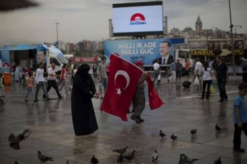 Κάλπες στην Τουρκία για την εκλογή προέδρου - Φαβορί ο Ερντογάν