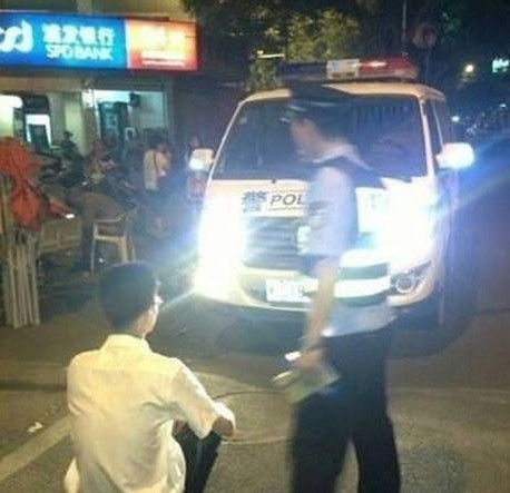 Απίστευτη τιμωρία Κινέζων οδηγών που «τυφλώνουν» με τα φώτα τους! (pic)