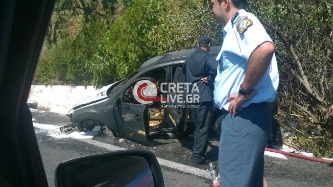 Κρήτη: Όχημα ξέφυγε της πορείας του και τυλίχθηκε στις φλόγες (pics)