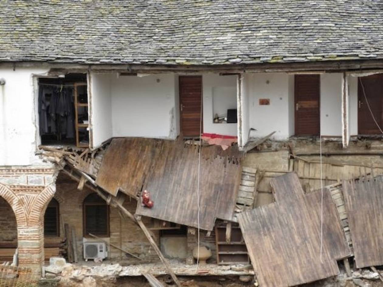 Άγιο Όρος: Μεγάλες καταστροφές στη Μονή Μεγίστης Λαύρας από τη βροχή