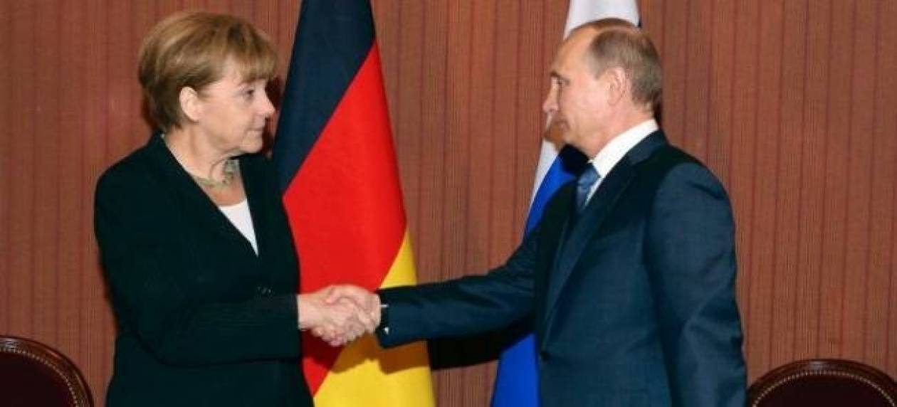 Μέρκελ: Δεν διακόπτουμε επαφές με Πούτιν, παρά τις κυρώσεις