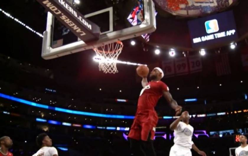 NBA: Τα καρφώματα της χρονιάς (video)