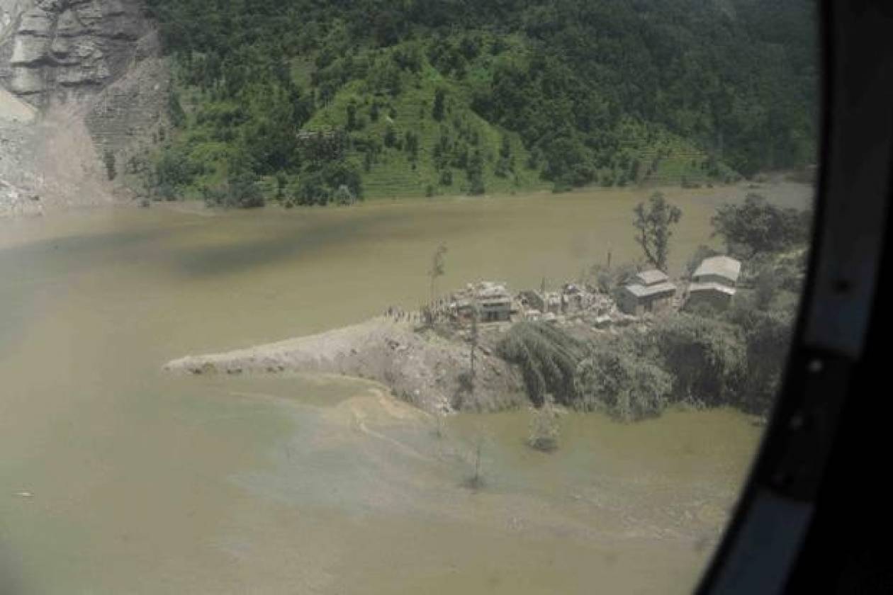 Απίστευτο: 1500 χωριά έχουν βυθιστεί από τις βροχοπτώσεις στην περιοχή των Ιμαλαΐων!