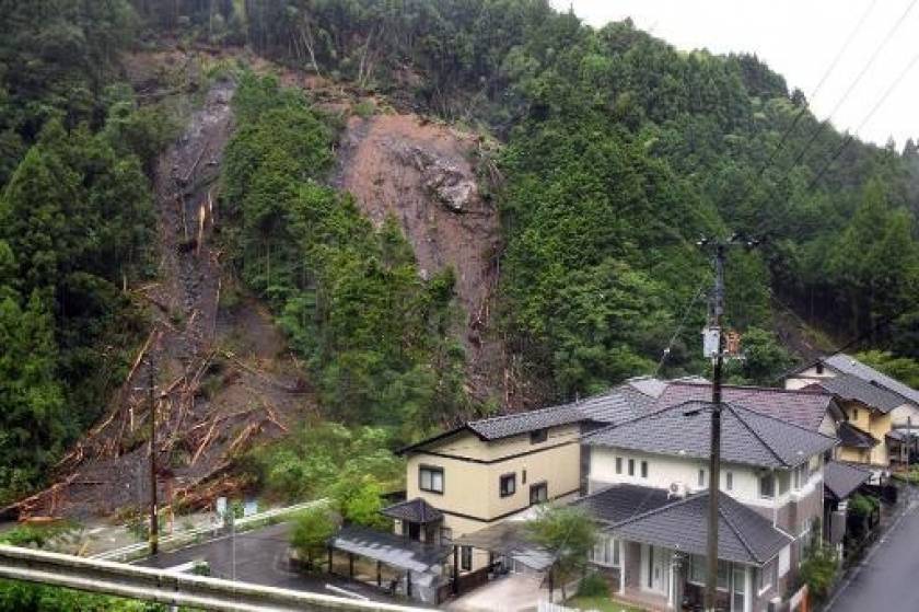 Ιαπωνία: Τέσσερις νεκροί και 12 αγνοούμενοι από φονικές κατολισθήσεις στη Χιροσίμα