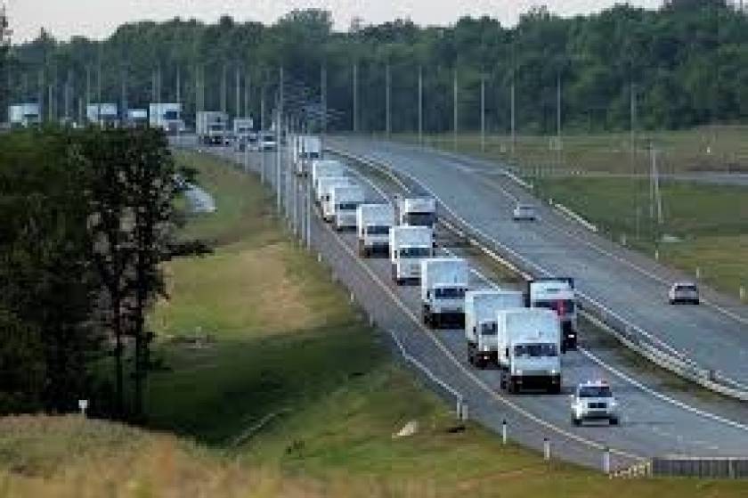 Ουκρανία: Προχώρησαν τα ρωσικά φορτηγά με την ανθρωπιστική βοήθεια