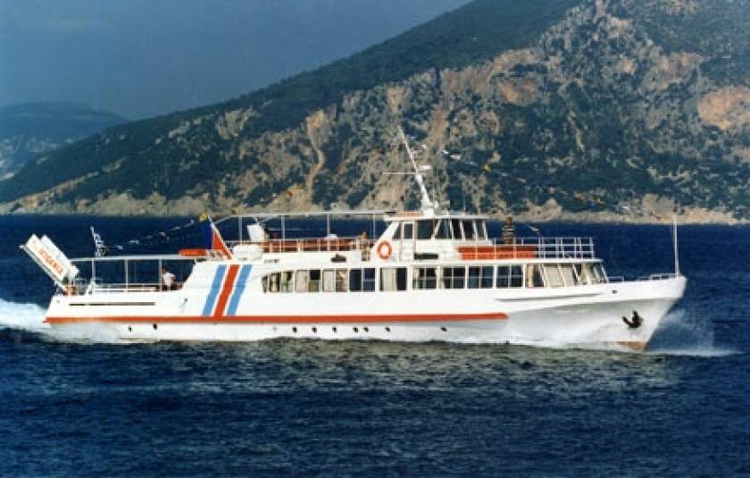 Μηχανική βλάβη σε τουριστικό πλοίο στην Ιεράπετρα