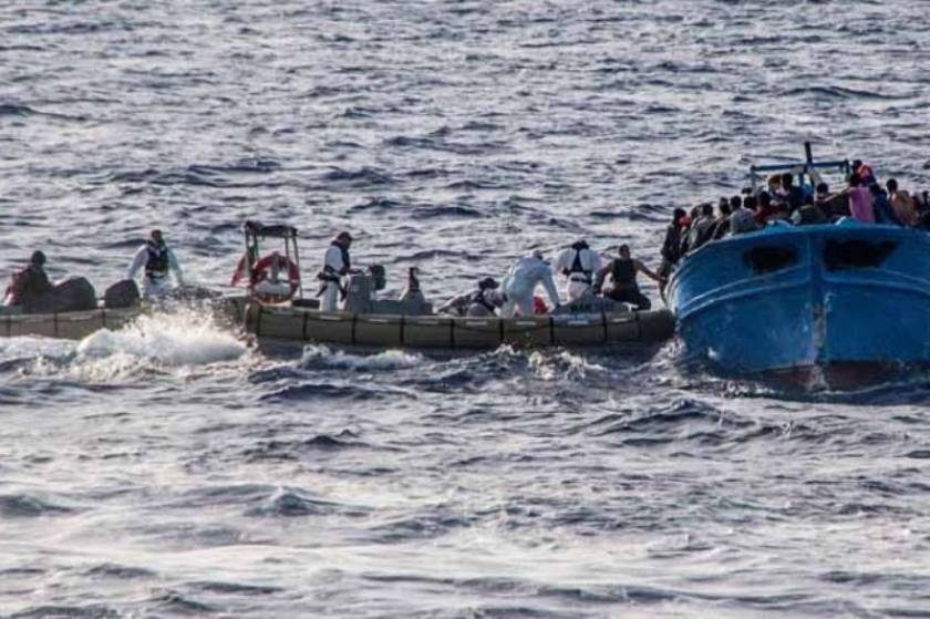 Ιταλία: Μετανάστες βρέθηκαν νεκροί σε πλοιάριο μαζί με δεκάδες επιζώντες