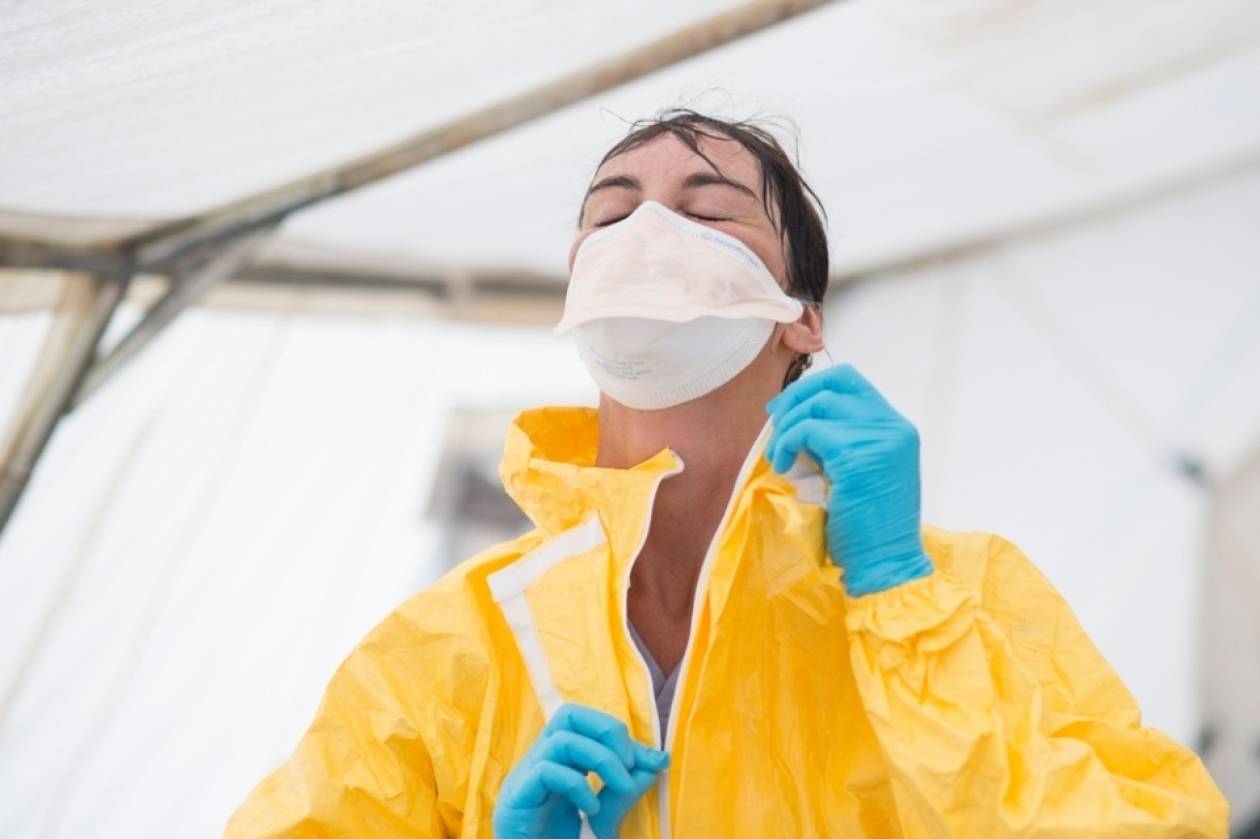 Θερίζει και τους γιατρούς ο ιός Έμπολα στη Δυτική Αφρική