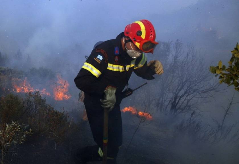 Καστοριά: Εκτός κινδύνου ο πυροσβέστης που τραυματίστηκε από παλιά οβίδα
