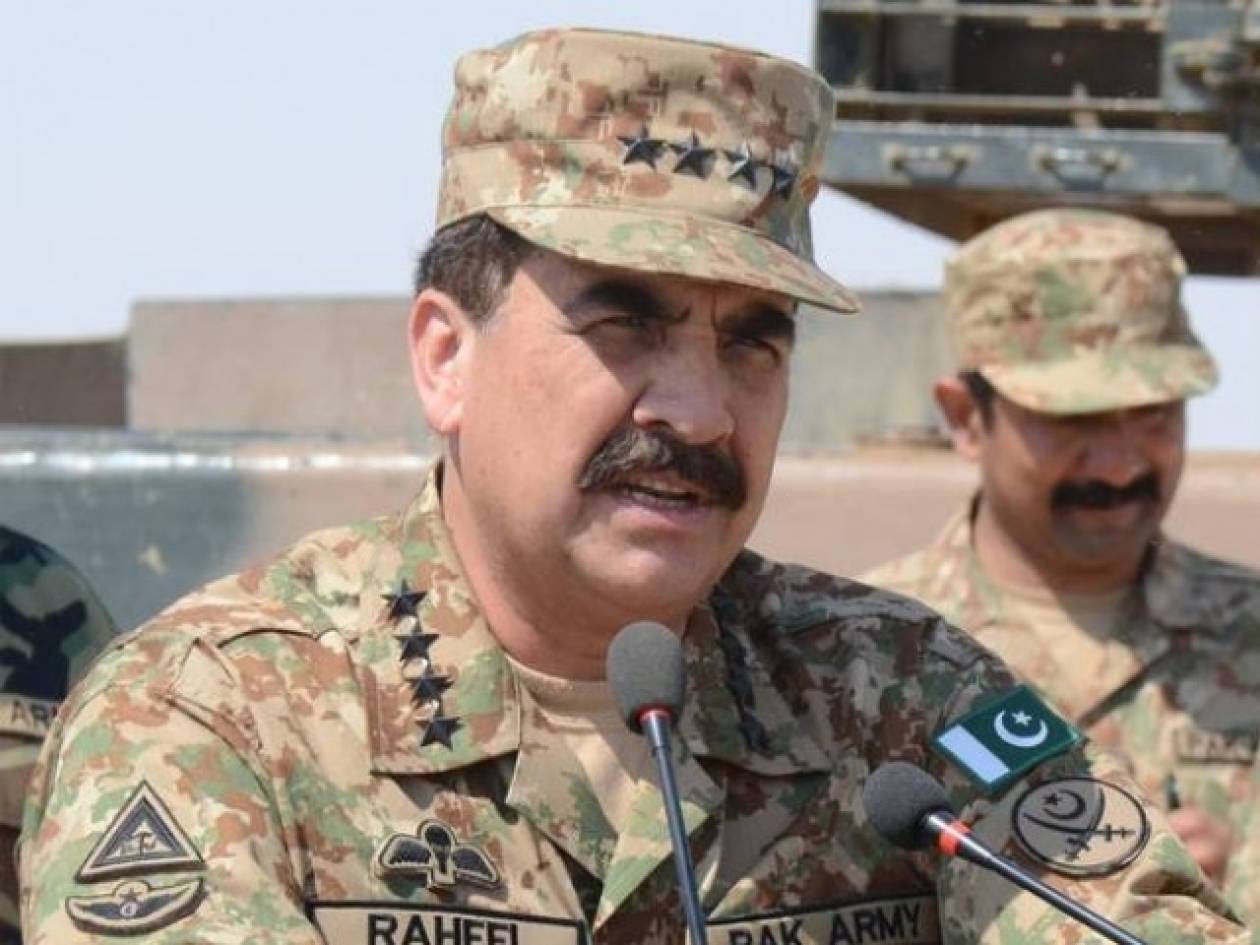 Πακιστάν: O αρχηγός του στρατού θέλει το «ρόλο του μεσολαβητή» για την επίλυση της κρίσης