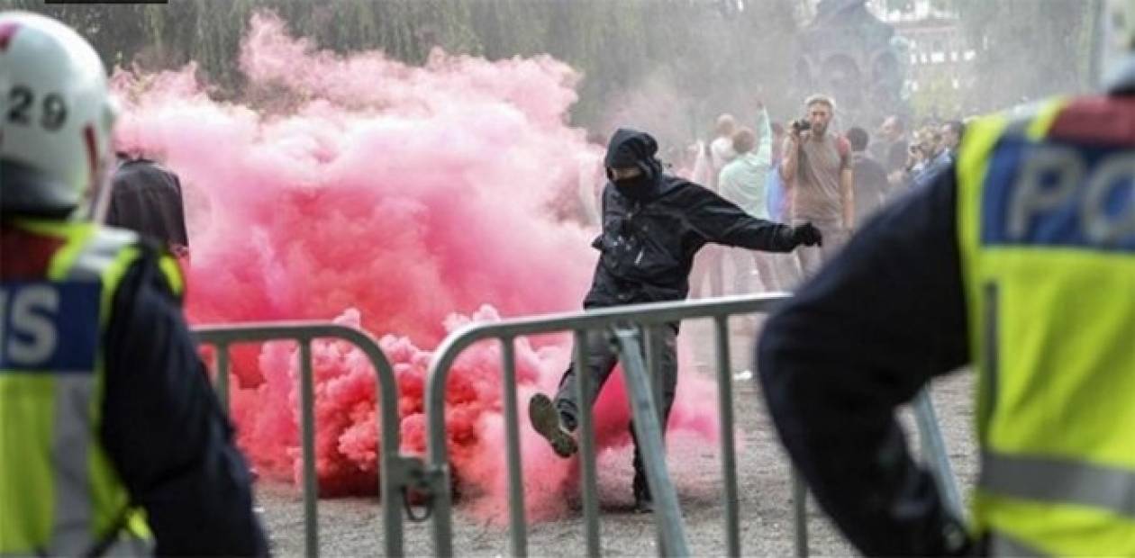Σουηδία: Συγκρούσεις της αστυνομίας με διαδηλωτές σε αντιρατσιστική συγκέντρωση