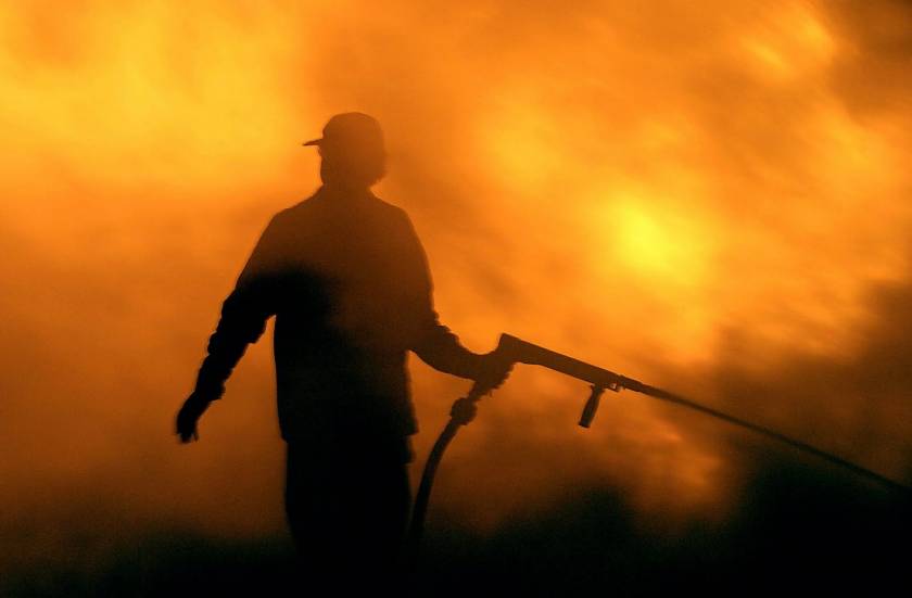 Κίσαμος: Ολονύχτια μάχη των πυροσβεστών-Υπό μερικό έλεγχο η φωτιά