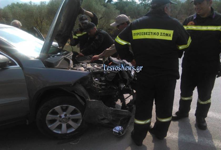 Λέσβος: Σφοδρότατη σύγκρουση ΙΧ αυτοκινήτων - 3 Τραυματίες