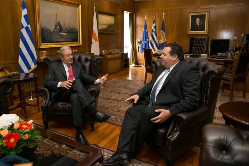 Ο Αβραμόπουλος συναντήθηκε με το νέο πρέσβη της Κύπρου στην Αθήνα