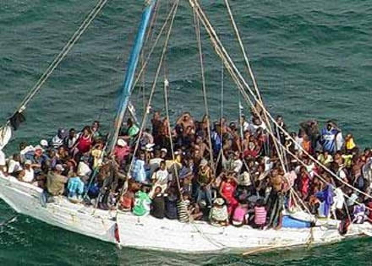 Τρεις διακινητές και 154 μετανάστες συνελήφθησαν σε Πάτμο, Χίο και Σάμο