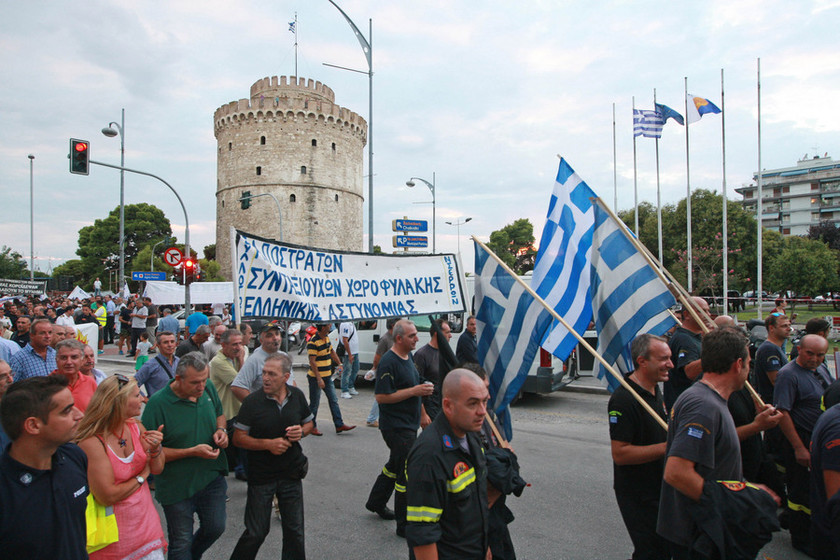 Πορεία διαμαρτυρίας πραγματοποίησαν οι ένστολοι στη Θεσσαλονίκη (pics)
