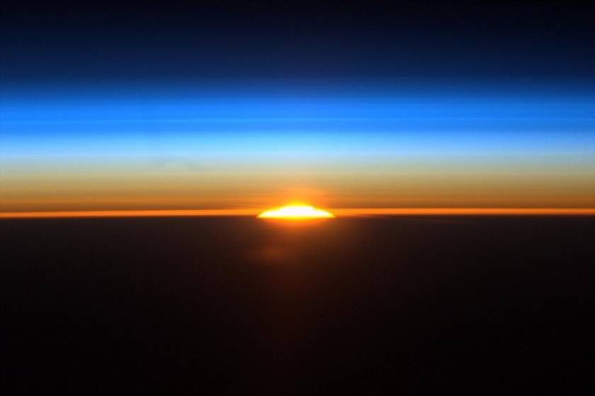 «Καλημέρα Γη» – Η ανατολή από το Διάστημα