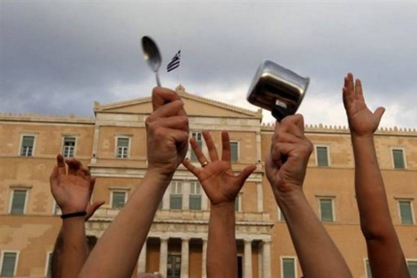 Έρευνα: Οι Έλληνες προσαρμόστηκαν στην κρίση