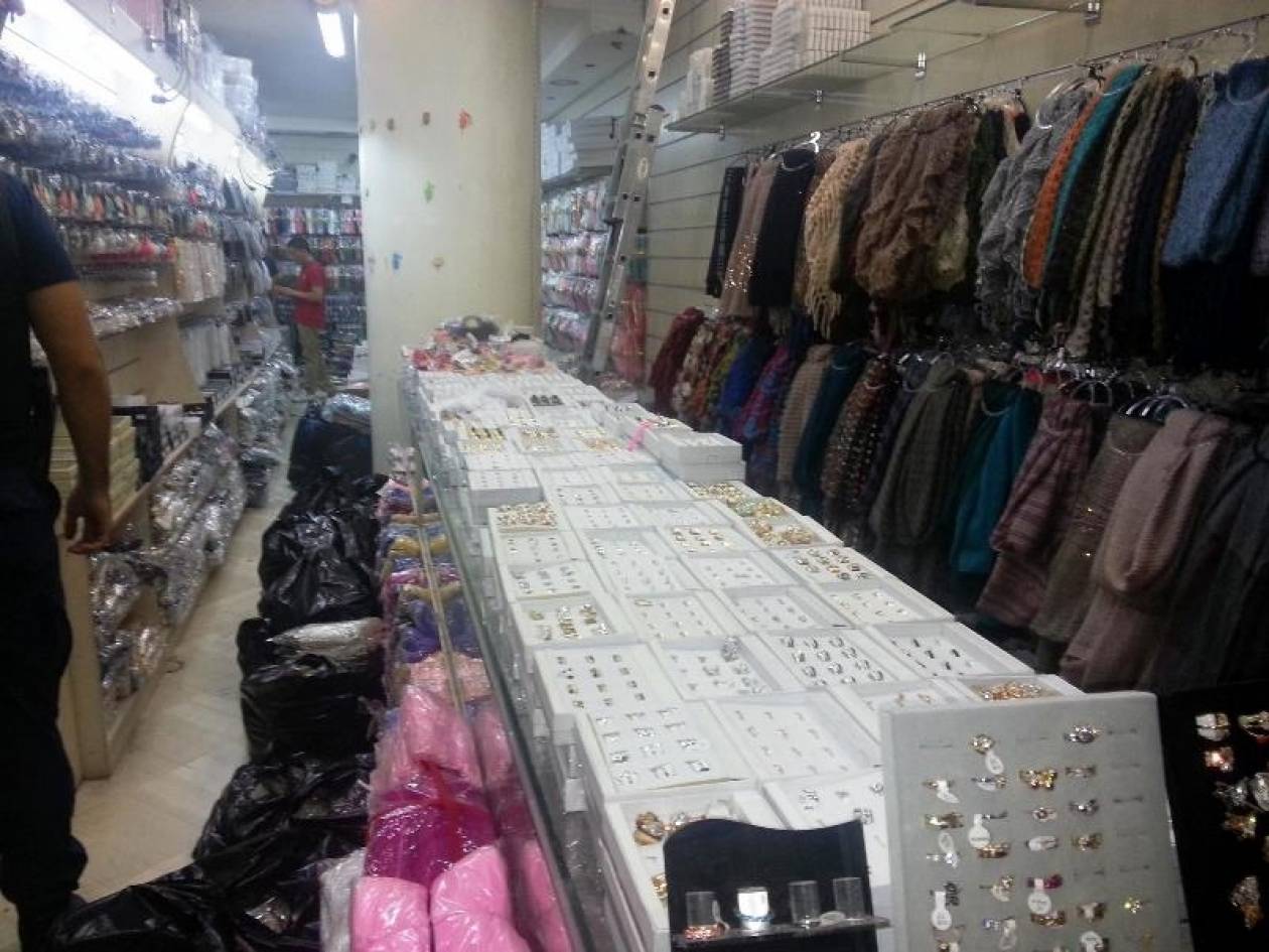 Εντοπίστηκε κατάστημα με δεκάδες χιλιάδες προϊόντα παρεμπορίου - Δύο συλλήψεις