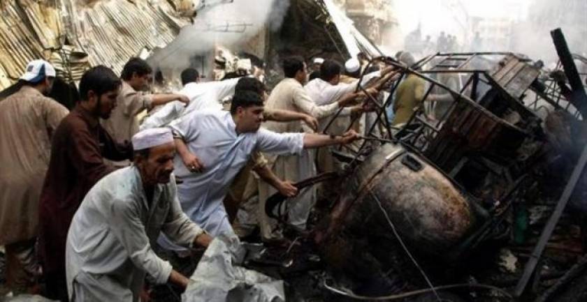 Πακιστάν: Τουλάχιστον 9 νεκροί και πολλοί αγνοούμενοι από την κατάρρευση τεμένους