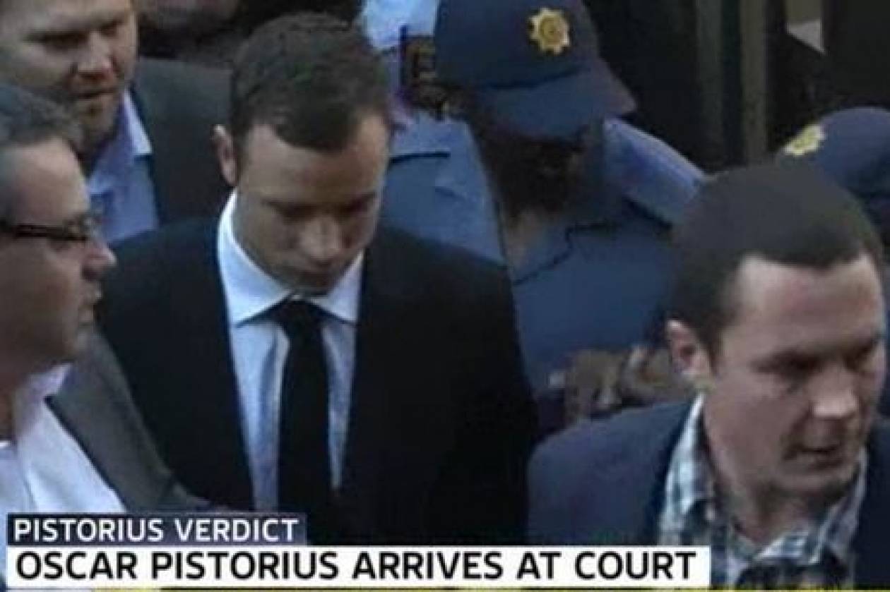 Δίκη Πιστόριους: Έφτασε στο δικαστήριο ο Πιστόριους - Ανάγνωση της ετυμηγορίας