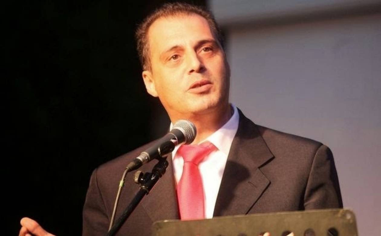 Ο  Βελόπουλος παρουσιαστής του Αποκαλυπτικού Δελτίου στο Εξτρα