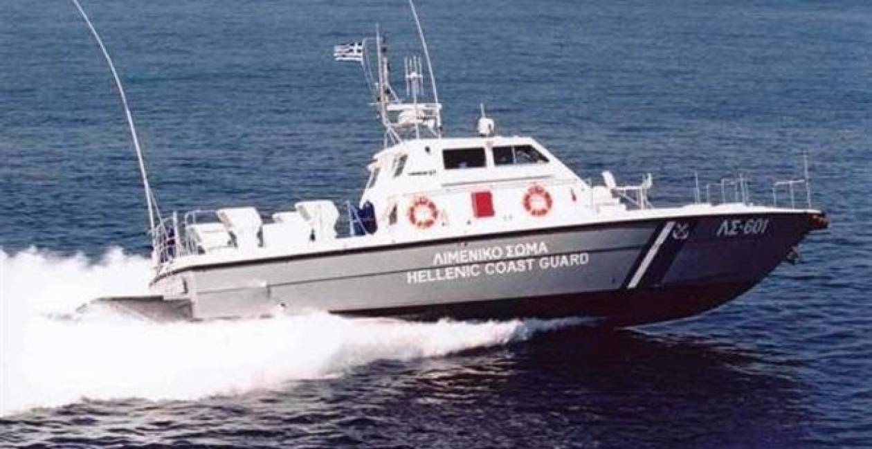 Αστυπάλαια: Αποκολλήθηκε φορτηγό πλοίο που είχε προσαράξει από τις 5 Σεπτεμβρίου