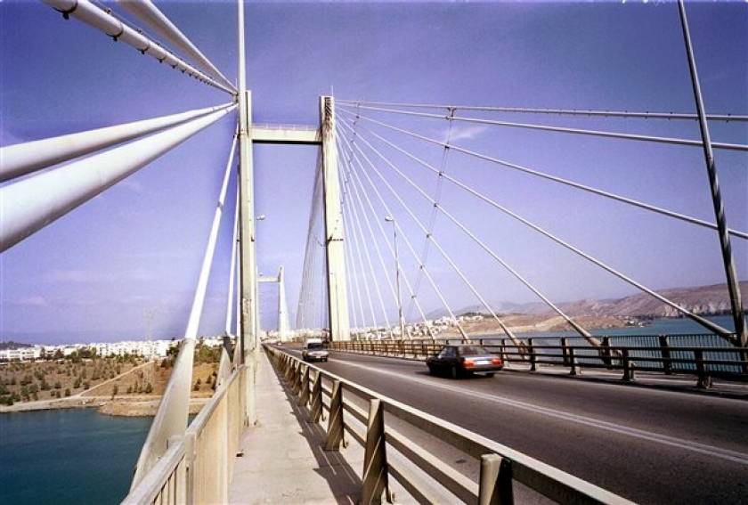 Χαλκίδα: Συνεχίζονται οι έρευνες για τον 27χρονο που έπεσε από τη γέφυρα