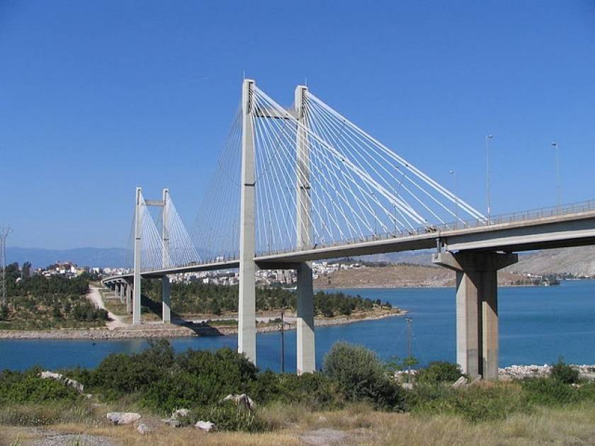 Χαλκίδα: Αίσιο τέλος για τον 27χρονο που έπεσε από τη γέφυρα