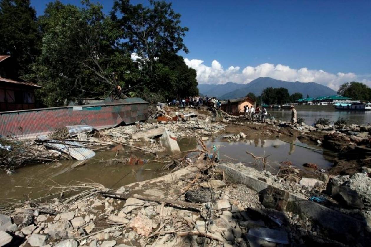 Ινδίες: Οι καταστροφικές πλημμύρες έχουν σκοτώσει ήδη 480 ανθρώπους